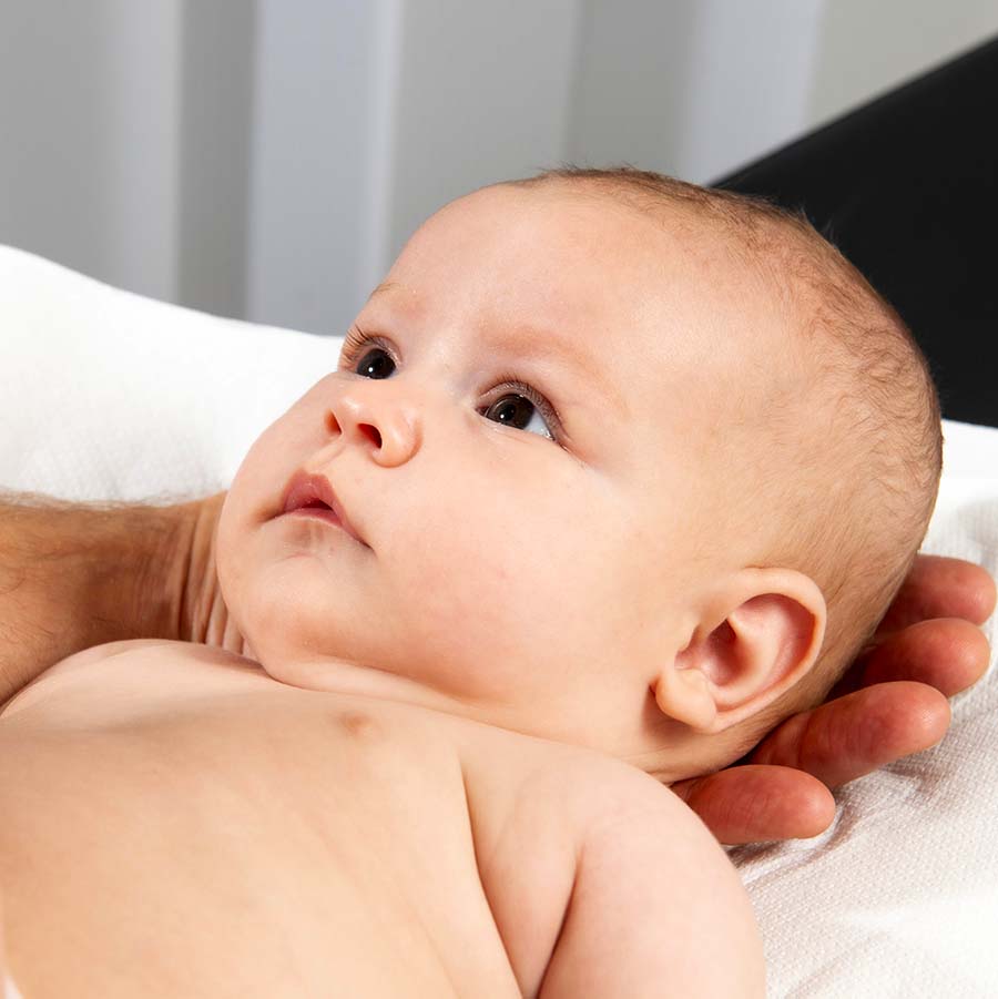 ostéopathie douce du crâne chez le bébé à Nyon