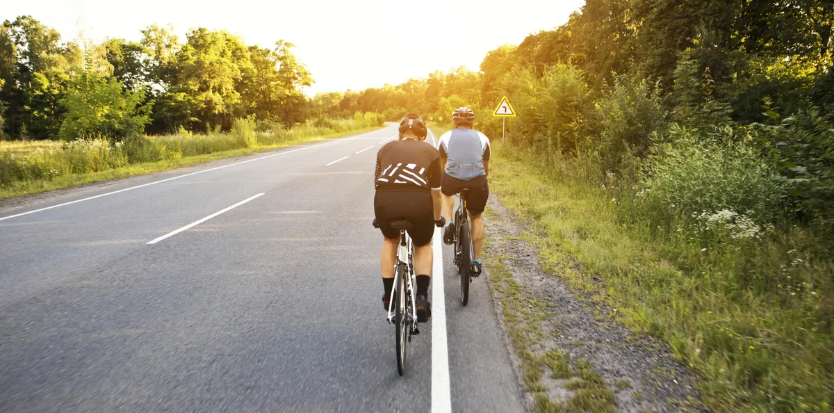 Cyclistes sur les routes de La Côte près de Rolle